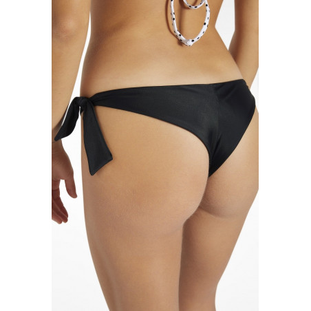 conjunto bikini triángulo lunares, sin aros de ysabel mora.
