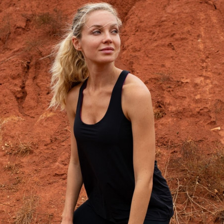 sports t-shirt with straps, incorporated bra, manhattan, dorina.