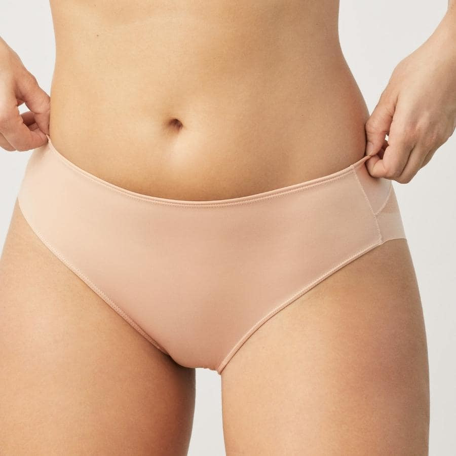 Invisible midi brief in microfiber, ysabel mora.