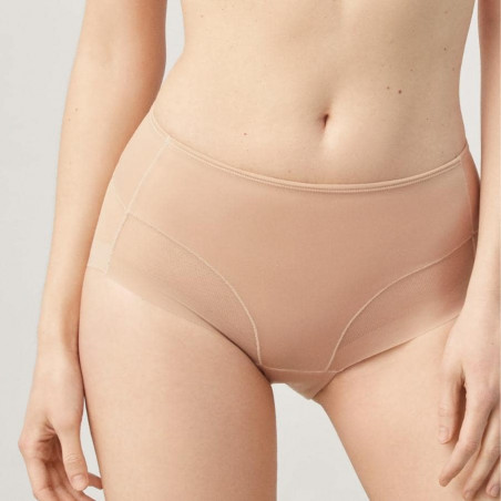 High-waisted invisible brief, ysabel mora.
