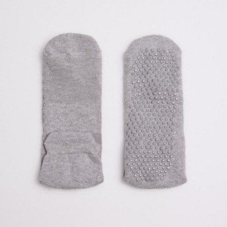 calcetines deportivos para yoga y pilates de ysabel mora.