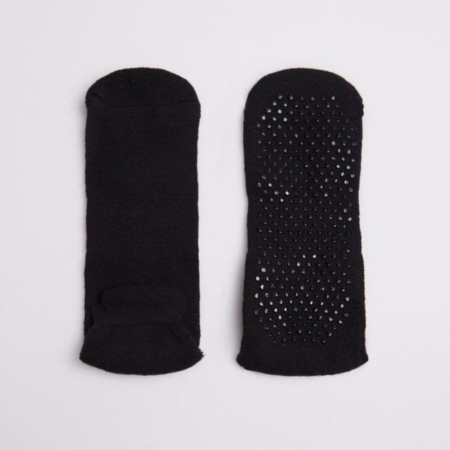 calcetines deportivos para yoga y pilates de ysabel mora.