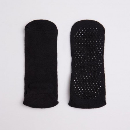 calcetines deportivos para yoga y pilates de ysabel mora.