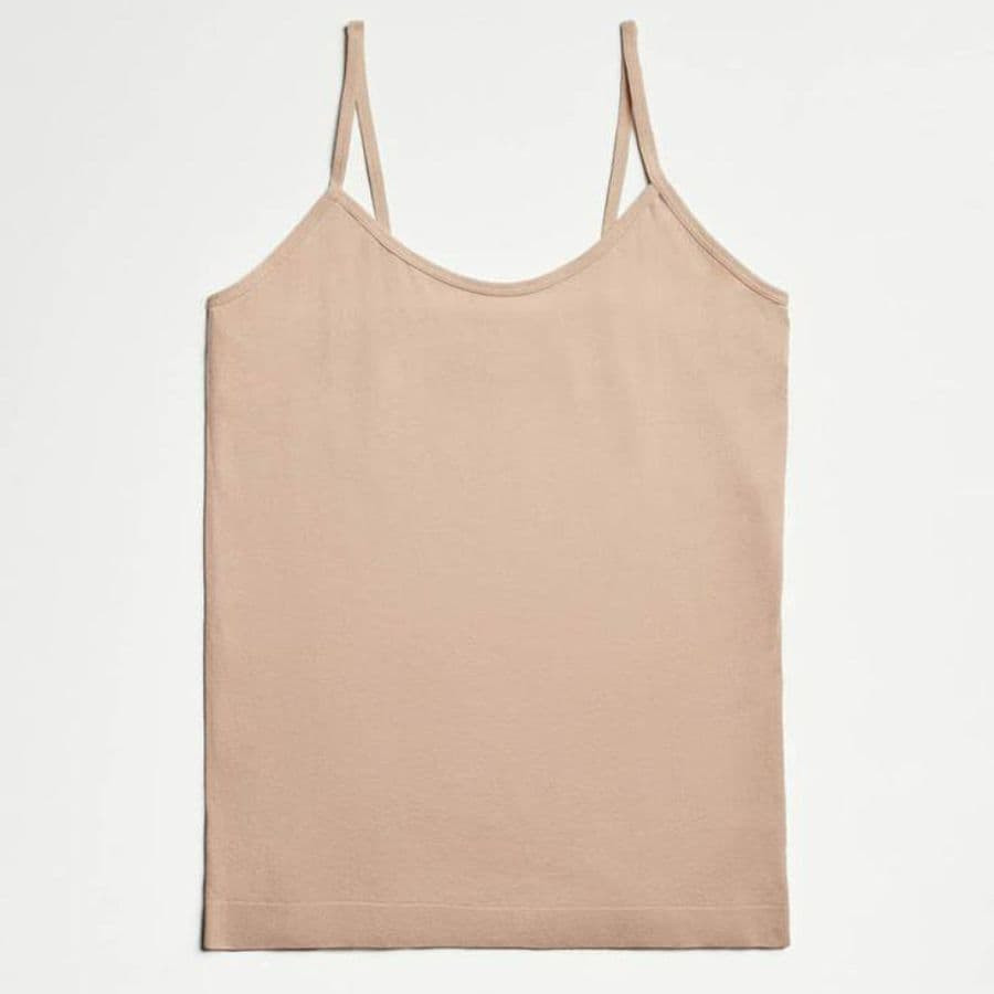 camiseta interior de microfibra tirante fino de ysabel mora.