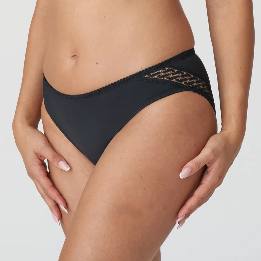 medium briefs, montara, primadonna.