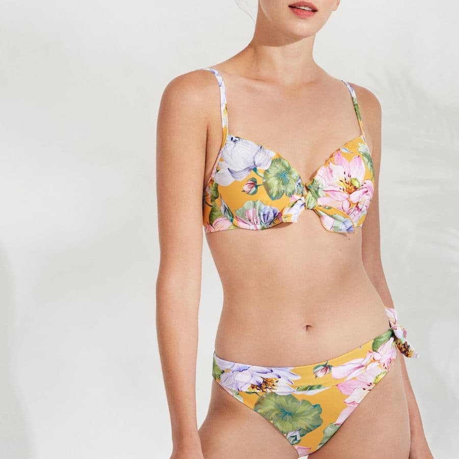 minimizer bikini top and bikini full briefs, ysabel mora.
