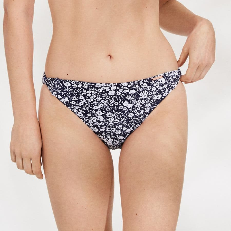 conjunto bikini sin tirantes flores, copa c de ysabel mora.