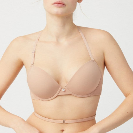 Backless bra, underwired, padded, ysabel mora.