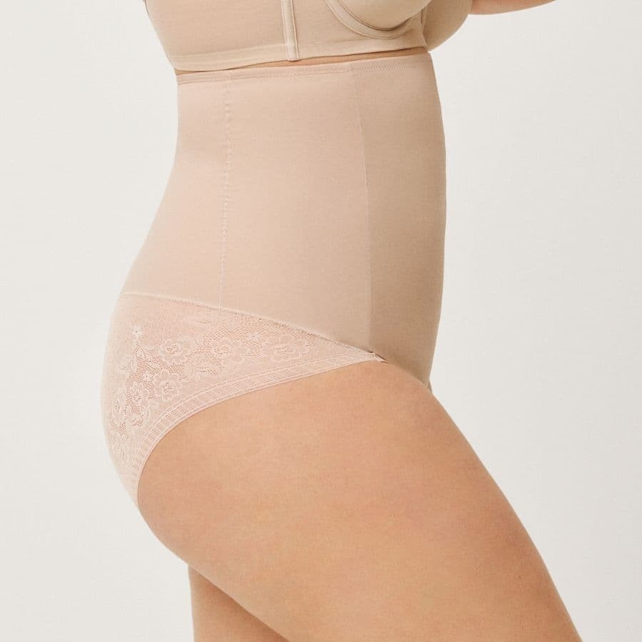faja alta reductora encaje efecto vientre plano de ysabel mora.
