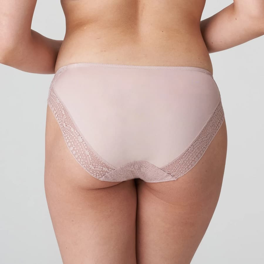 Medium briefs, epirus, primadonna twist.