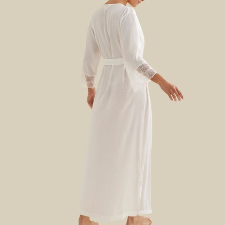 Long bridal gown, promise.