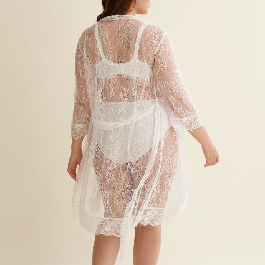 Short bridal gown, promise.