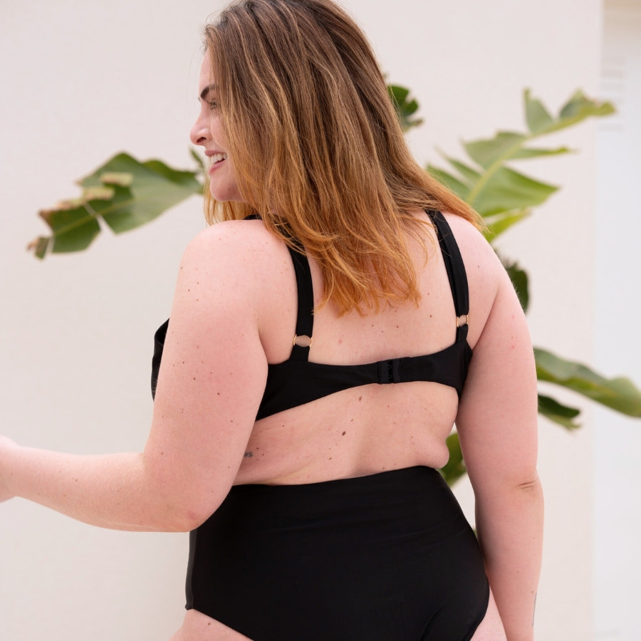 Bikini top, underwired, non padded, singular swim.