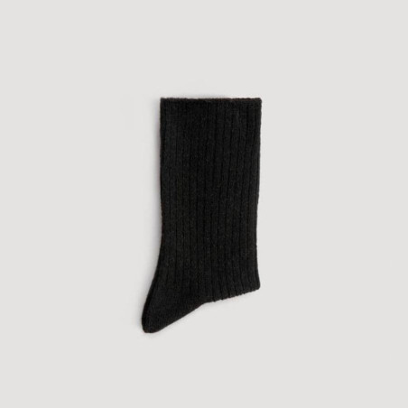 Socks, ysabel mora.