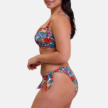Strapless bikini top + bikini briefs waist ropes, sans complexe.
