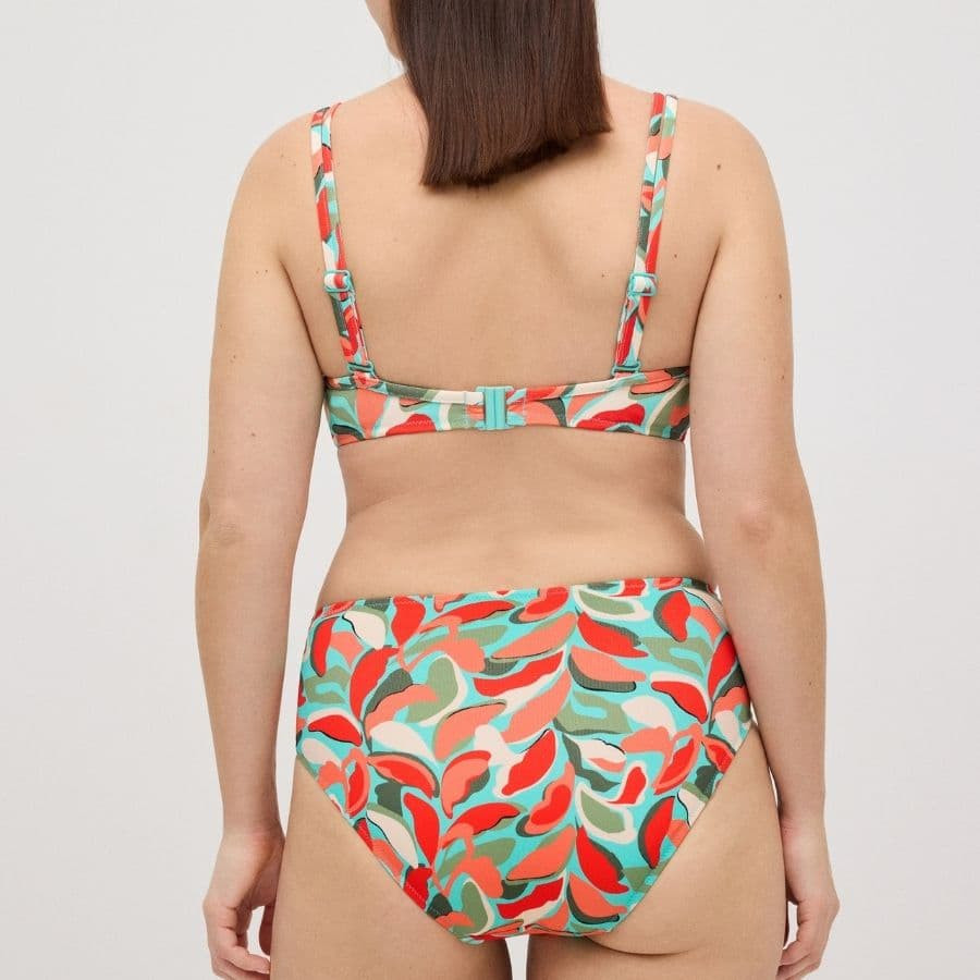 Minimizer bikini top + bikini full briefs, ysabel mora.
