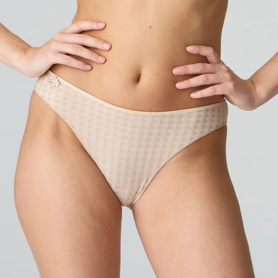 medium briefs, avero, marie jo.