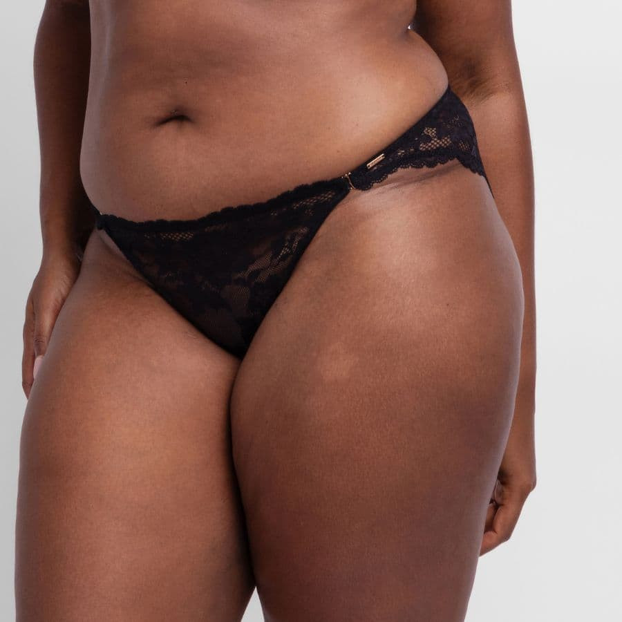 Medium briefs, emory, dorina.