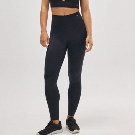 Compression sports leggings, ysabel mora.