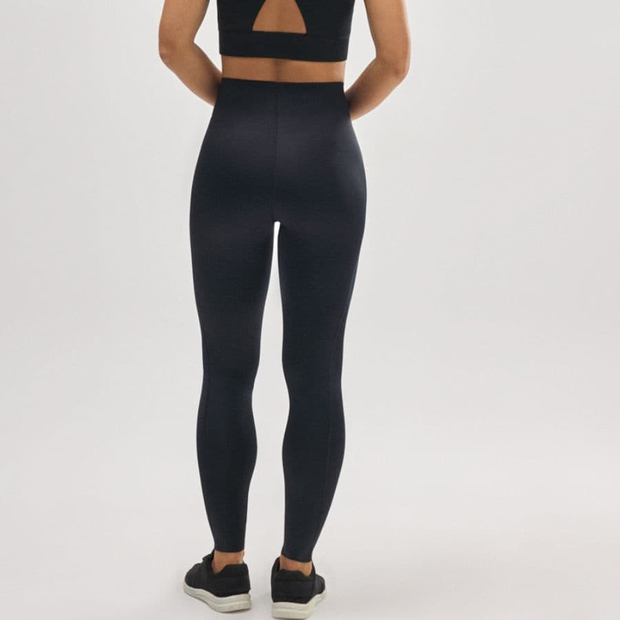Compression sports leggings, ysabel mora.