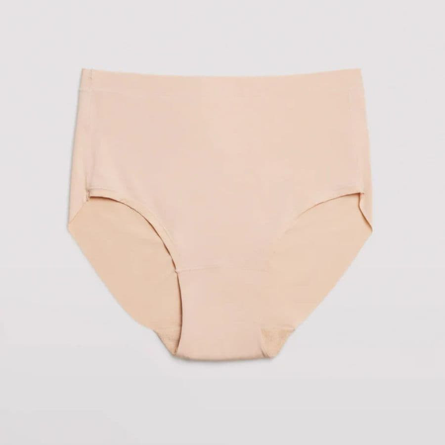 High waisted brief, essentials adapt, ysabel mora.
