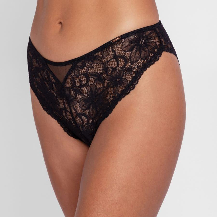 Medium briefs, jemma, dorina.