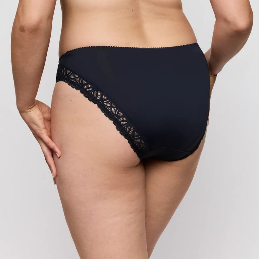 Medium briefs, salerno, primadonna.