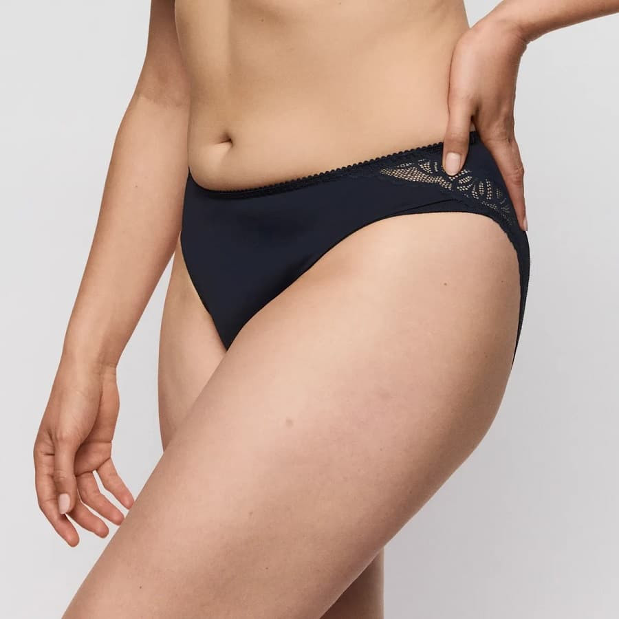 Medium briefs, salerno, primadonna.