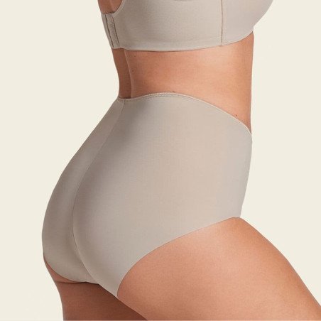 High-waisted invisible classic panty, leonisa.