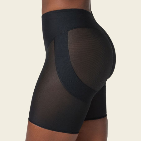 Shaping short with natural butt-lift, leonisa