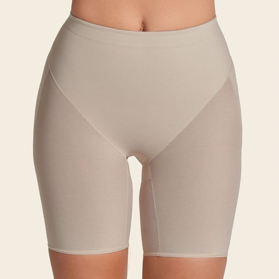 Shaping short with natural butt-lift, leonisa