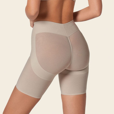 Faja pantalón control fuerte en el abdomen de leonisa.