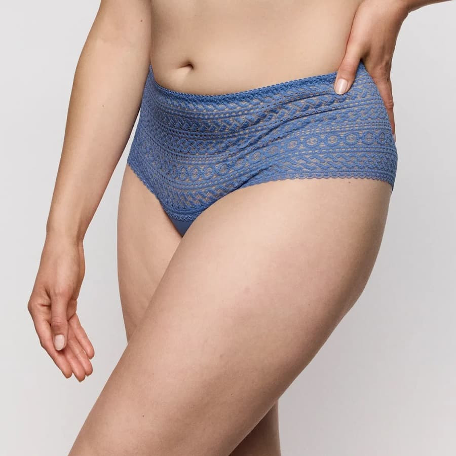 Braguita corte short en encaje, montara de primadonna.
