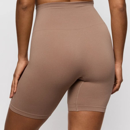 Nudda Seamless Light-Compression Shorts, primadonna.