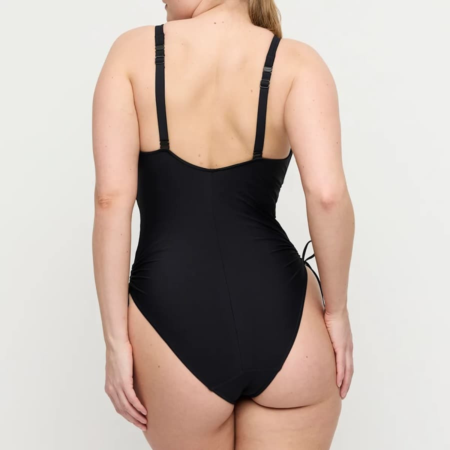 Bañador reductor super escotado, uvita de primadonna swim.