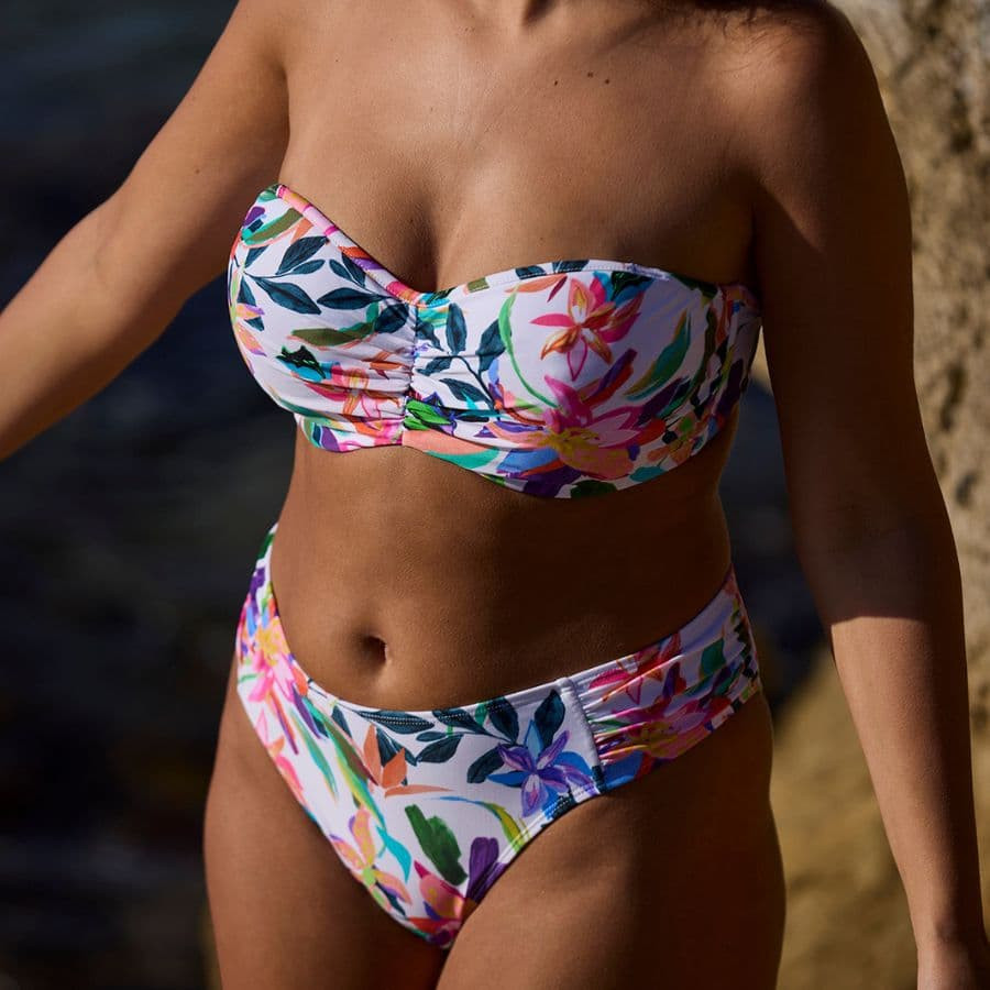 Bandeau Underwired Bikini Barbade, sans complexe.