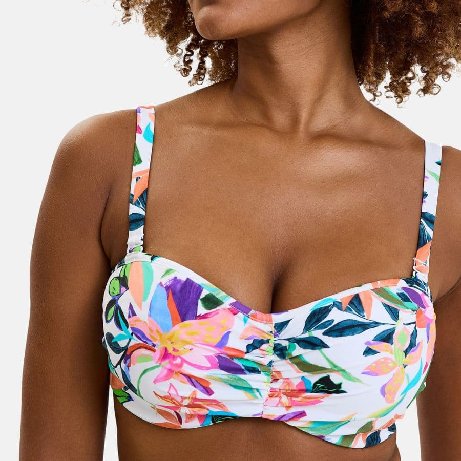 Conjunto bikini sin tirantes flores, barbade de sans complexe.