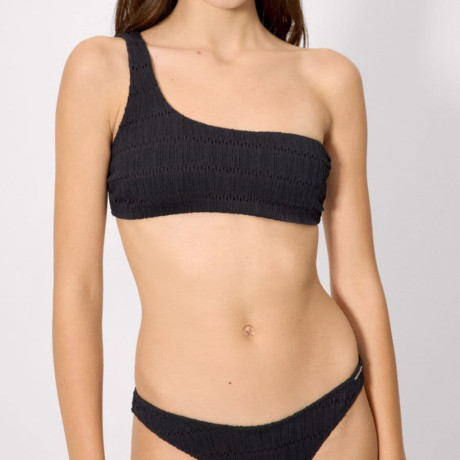 Conjunto bikini asimétrico copa b, strawberry de ysabel mora.
