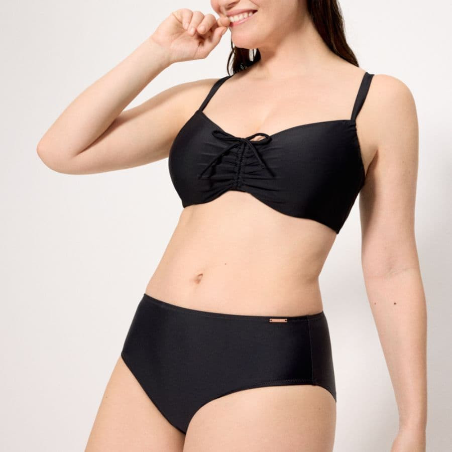 Conjunto bikini reductor copa d y e, beach de ysabel mora.