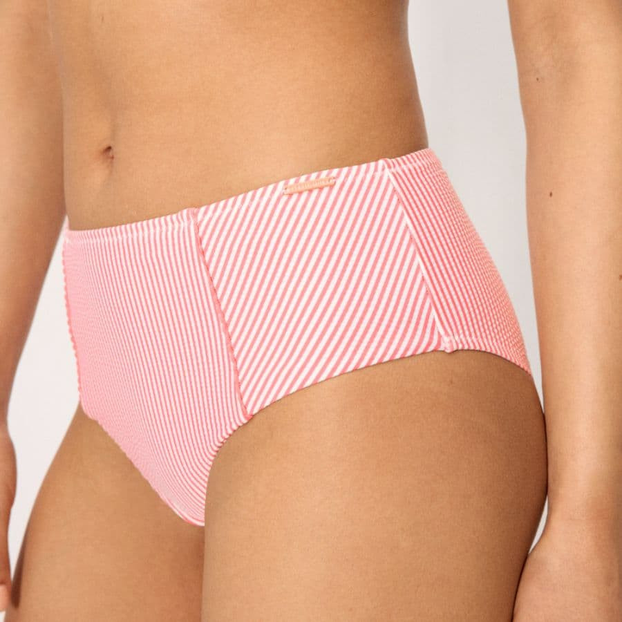 Conjunto de bikini reductor copa c, MiniMe de ysabel mora.