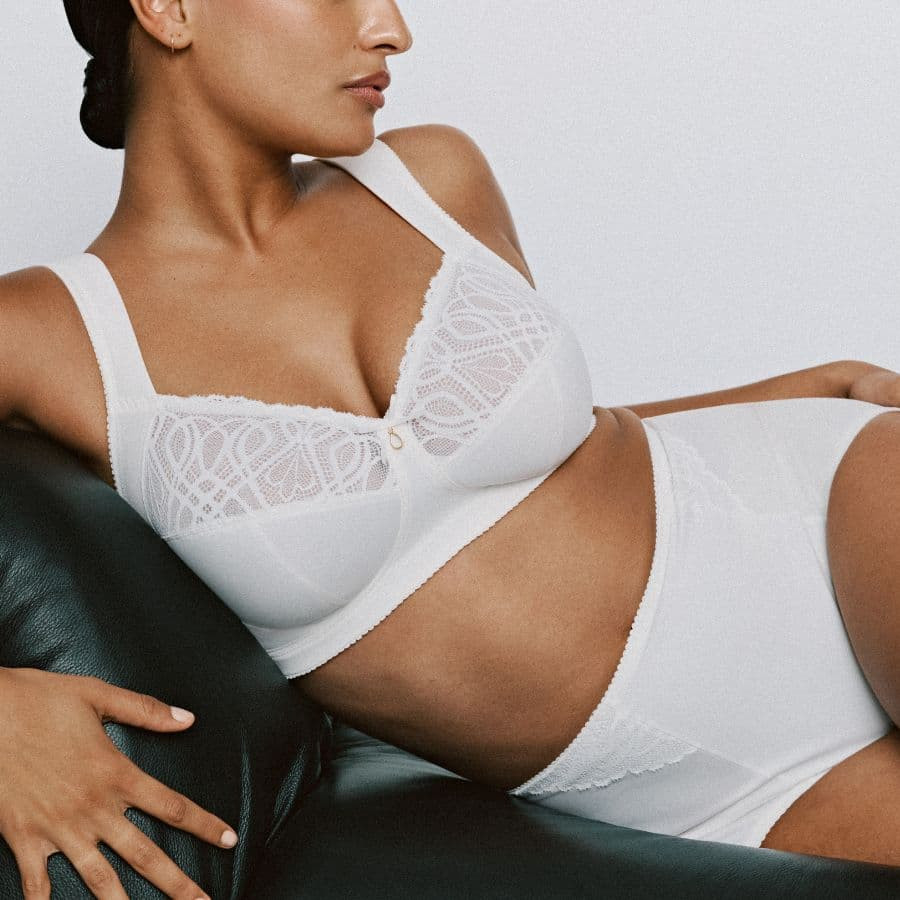 Salerno Wire-Free Minimizer Bra, primadonna.