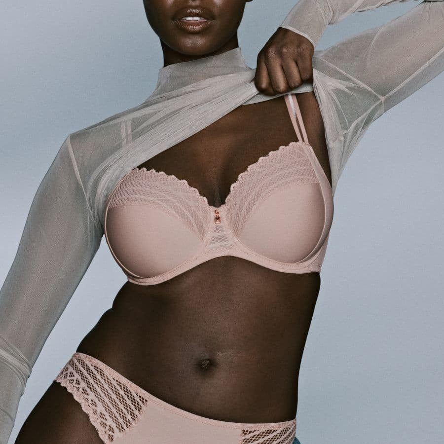 minimizer bra with underwire, twist side, primadonna twist.