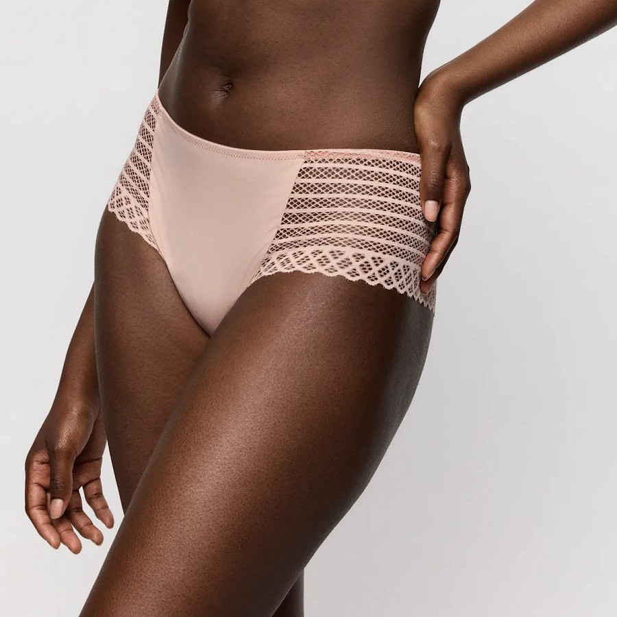 medium shorties, twist side primadonna twist.