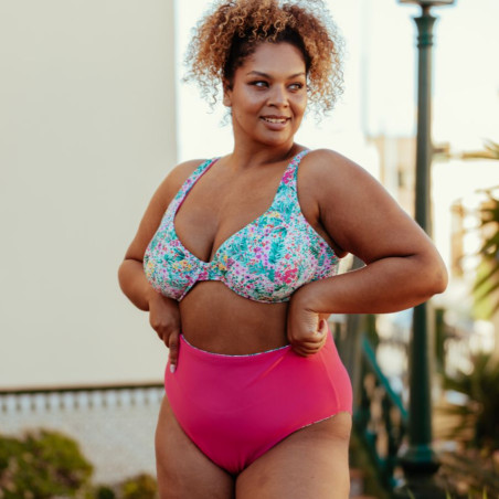 Bikini top, underwired, removable padded, singular swim.