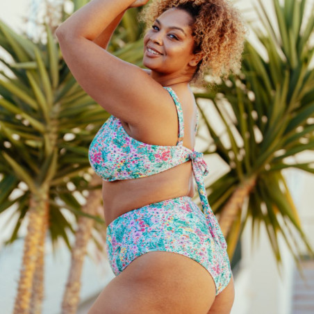 Bikini top, underwired, removable padded, singular swim.
