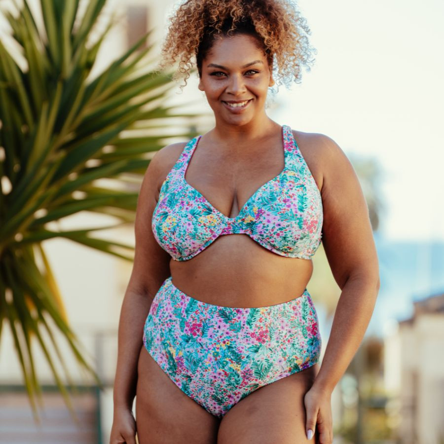 Bikini top, underwired, removable padded, singular swim.