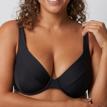 Bikini top, underwired, non padded, singular swim.