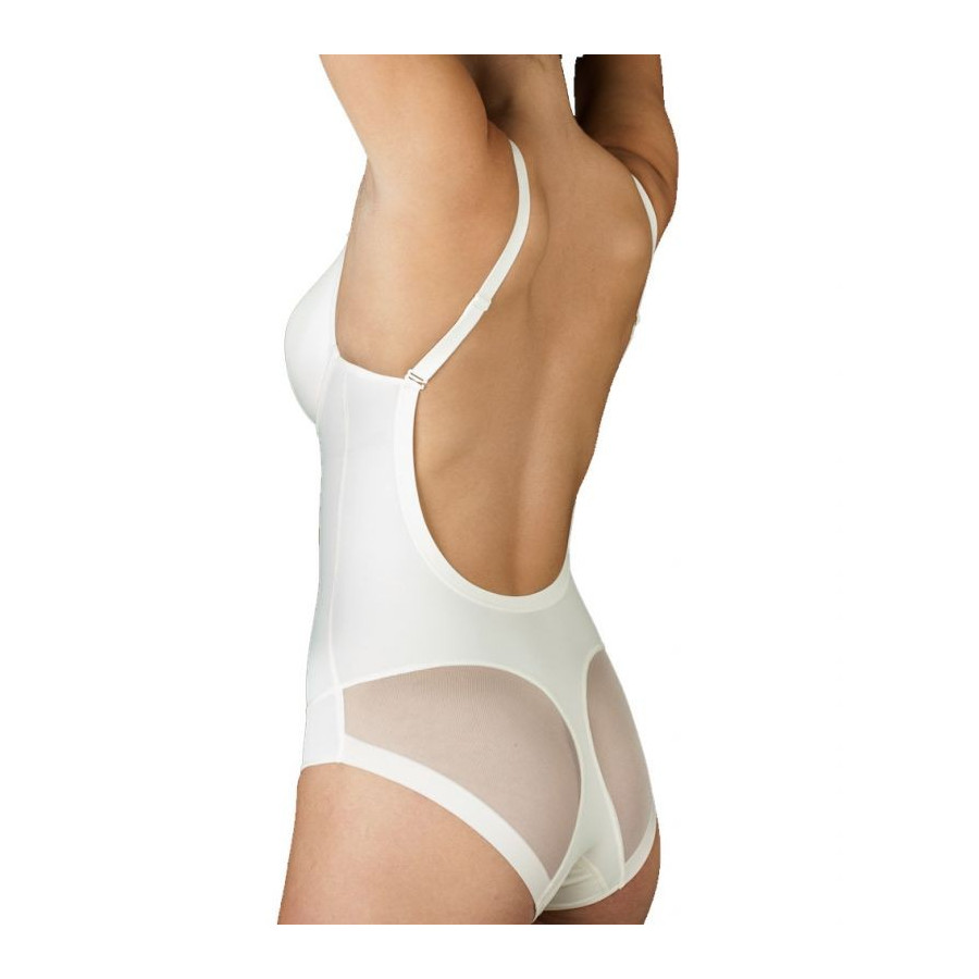 body invisible, espalda super escotada, giorgia de selene.